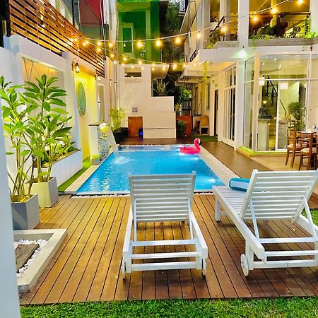 8 Plus Motels Negombo Esterno foto