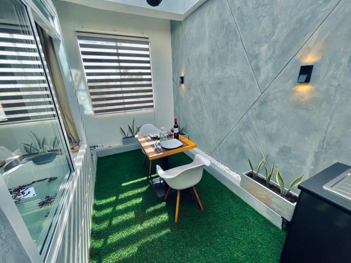 8 Plus Motels Negombo Esterno foto