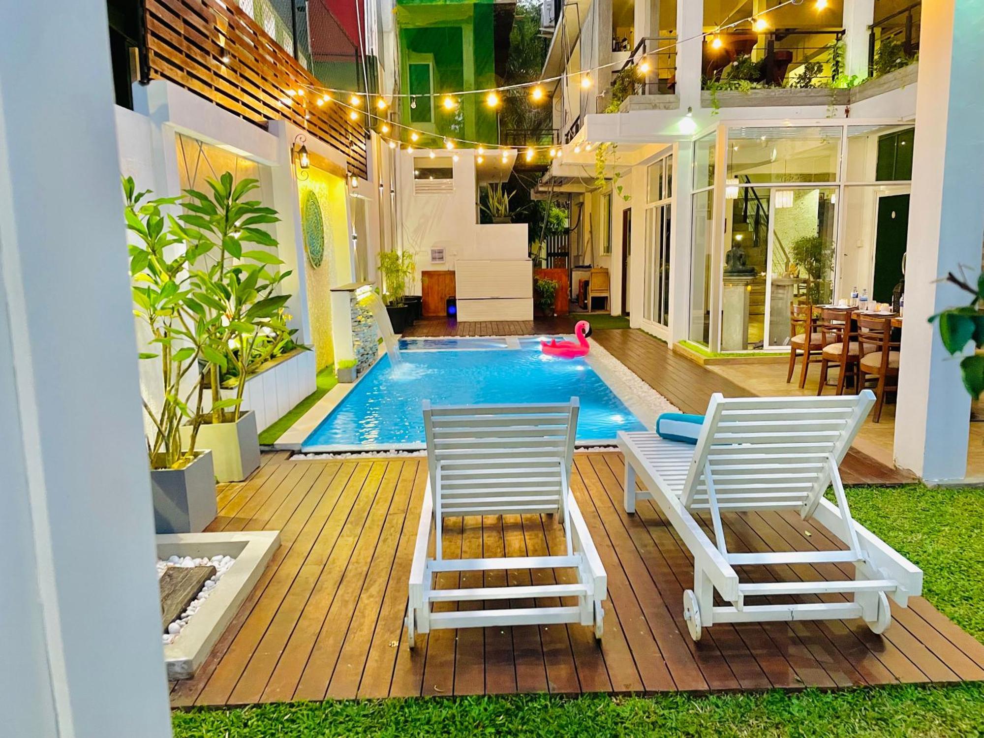 8 Plus Motels Negombo Esterno foto