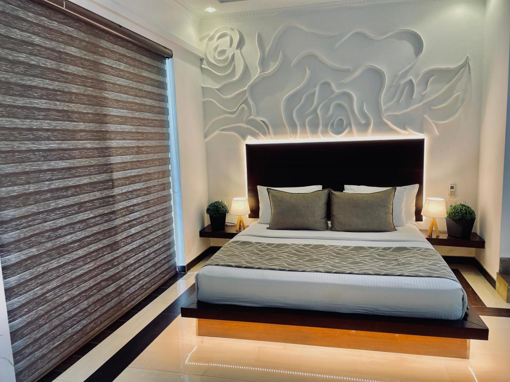 8 Plus Motels Negombo Esterno foto